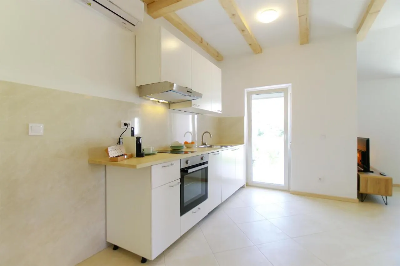 Apartmani Porat Sali 0*,